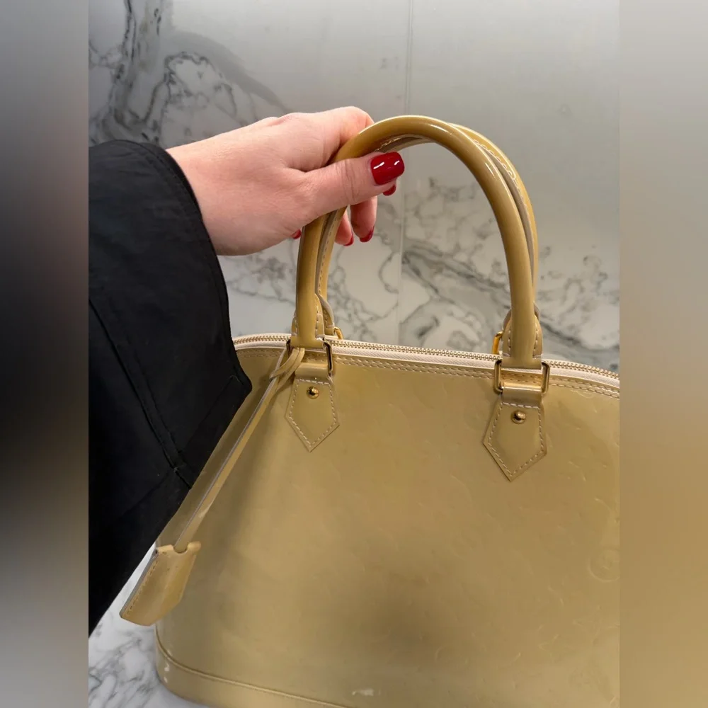 Louis Vuitton authentic Yellow Patent Leather Alma GM - Picture 6 of 11